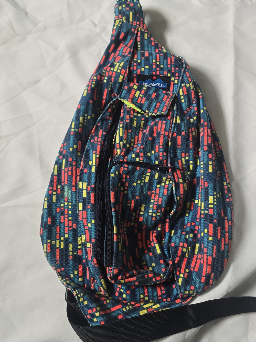 Kavu Teal Crossbody Sling Bag with Red and Yellow Geo Print - Picture 1 of 2